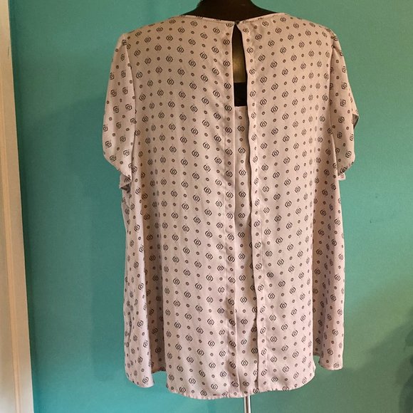 Maurices Keyhole Back Blouse - Picture 2 of 3